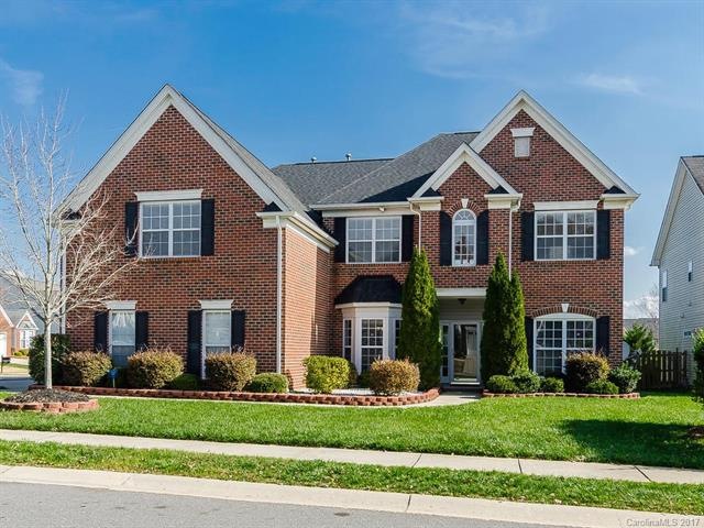 What a stately home boasting curb appeal!
