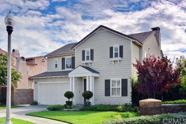 Charming colonial in the Colonies built 2005 