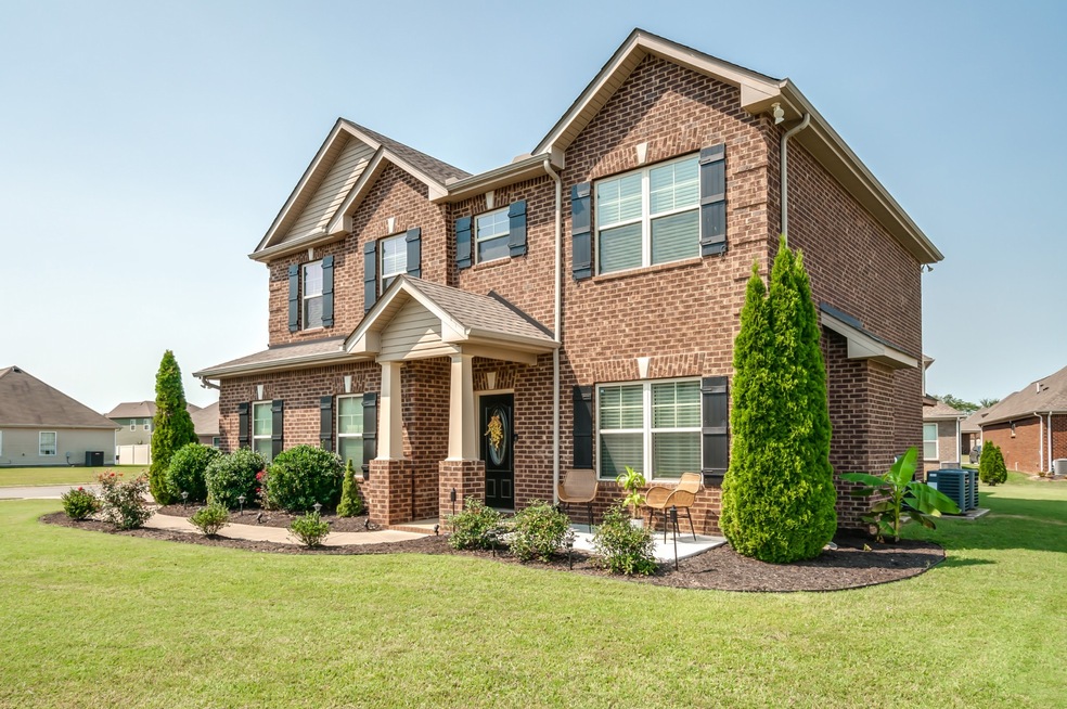 Welcome to 1615 John Lee Ln!