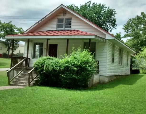 1500 5th St, Victoria, VA 23974 - photo 1