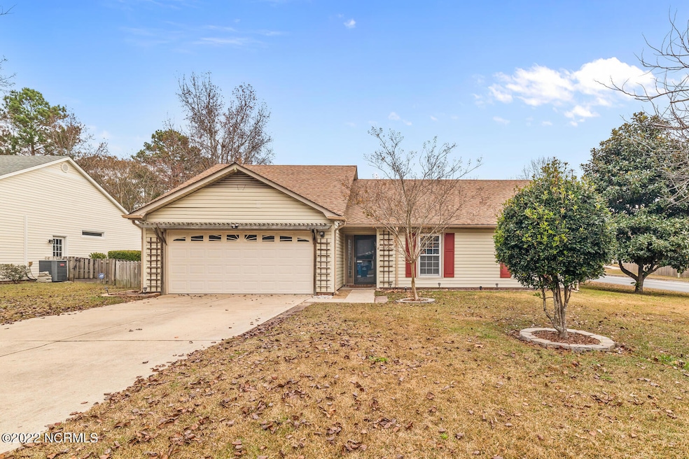 100 Carriage Dr, Jacksonville, NC 28546 - photo 1