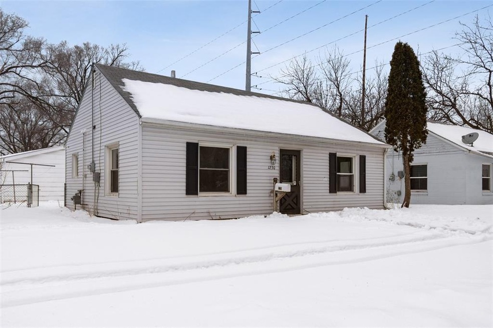 1230 6th St NW, Cedar Rapids, IA 52405 - photo 1