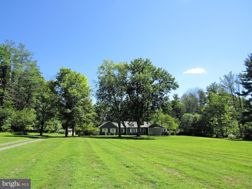 725 Bergeys Mill Rd, Schwenksville, PA 19473 - photo 1