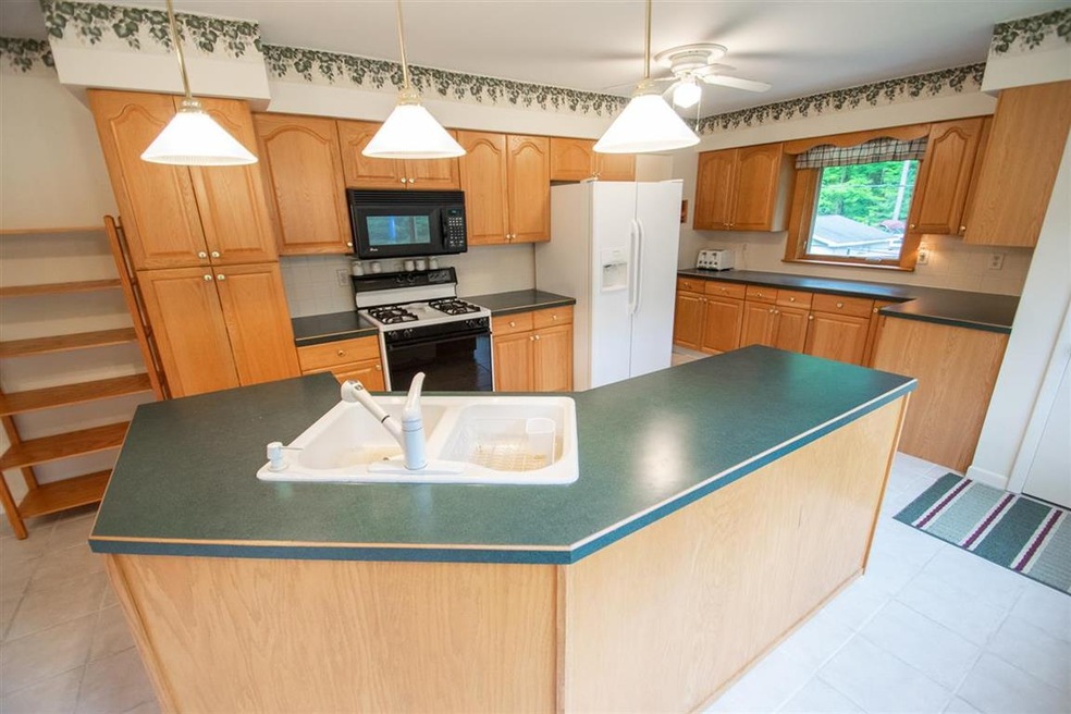 826 E Wheeler Rd, Midland, MI 48640 - photo 1