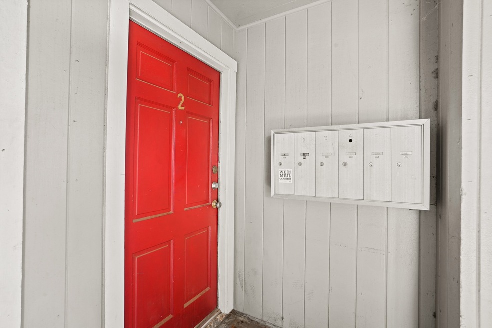 1710 Indiana St unit 2, Houston, TX 77006 - photo 1