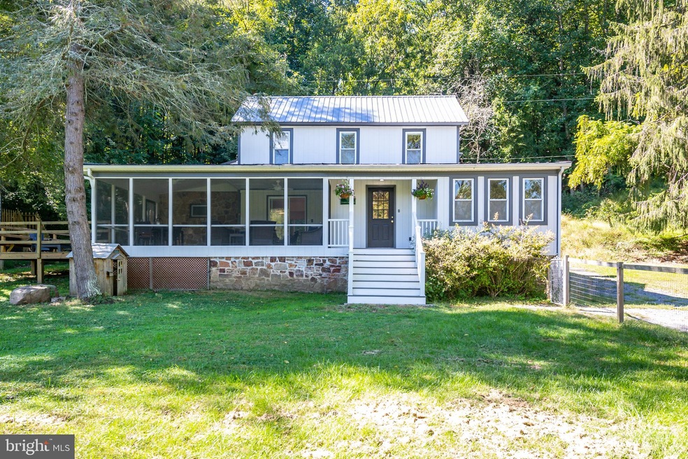 456 Clarion Ln, Great Cacapon, WV 25422 - photo 1