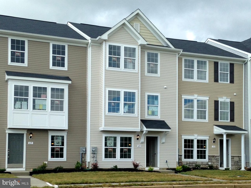 69 Private Ct, Bunker Hill, WV 25413 - photo 1