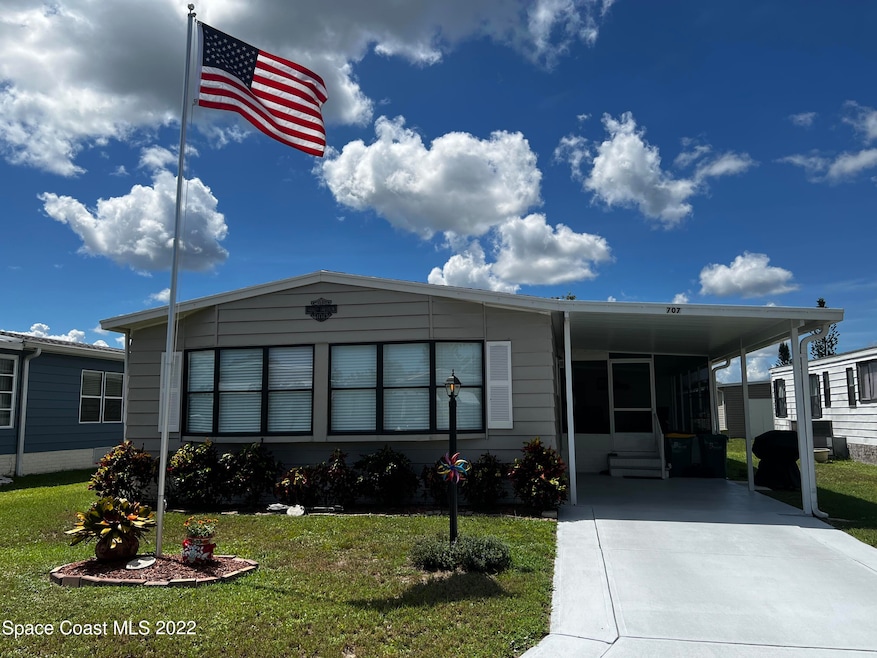 707 Wedelia Dr, Sebastian, FL 32976 - photo 1