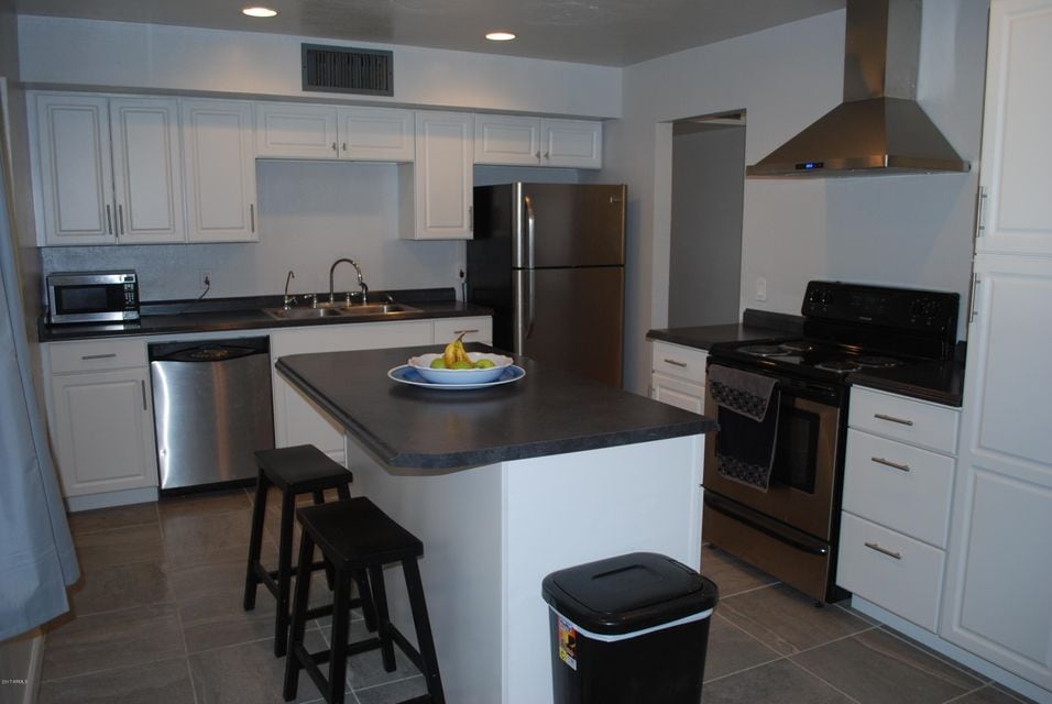 SPACIOUS KITCHEN