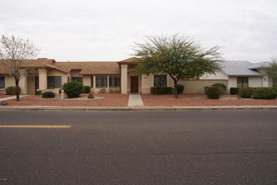 FRONT OF TOWNHOME