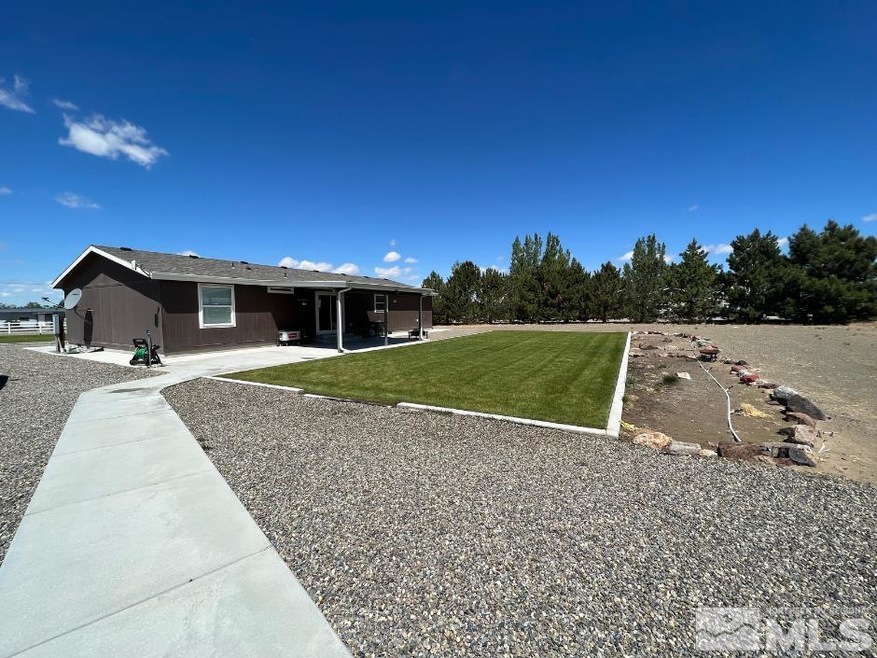 6645 Germain Dr, Winnemucca, NV 89445 - photo 1