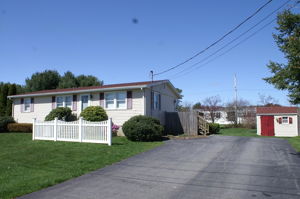 35 Gendron Dr, Wells, ME 04090 - photo 1