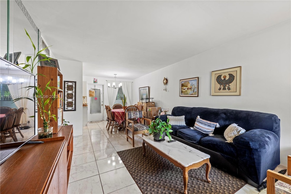 2320 Jackson St unit 6, Hollywood, FL 33020 - photo 1