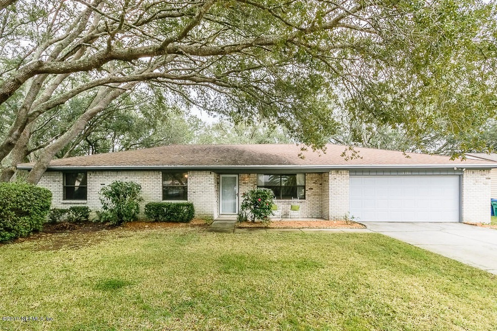 1101 Hamlet Ln E.