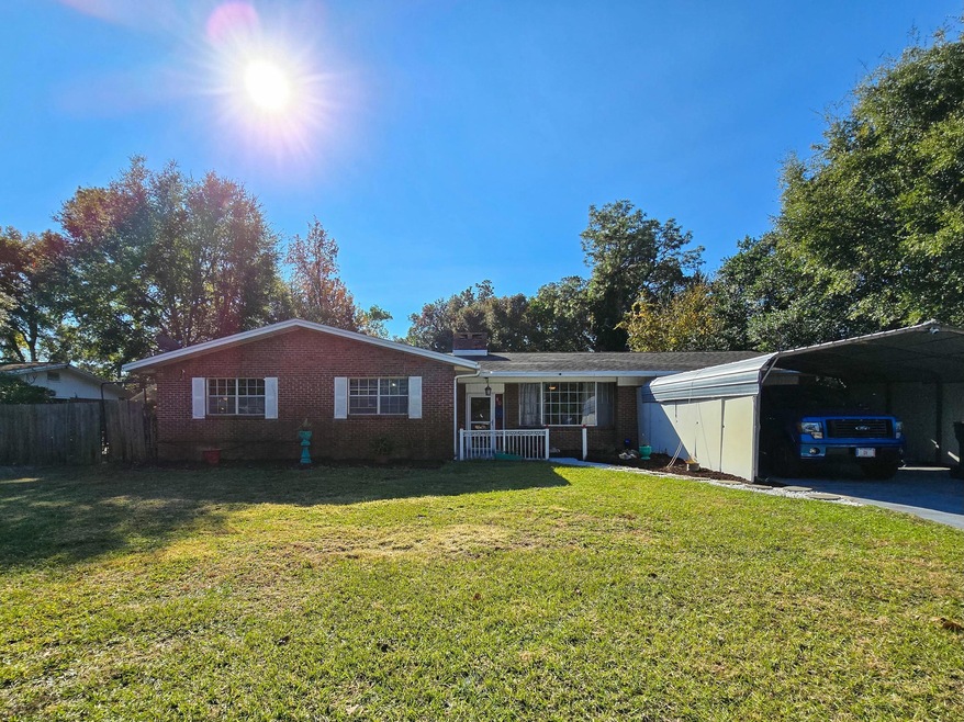 40 Maple Ave