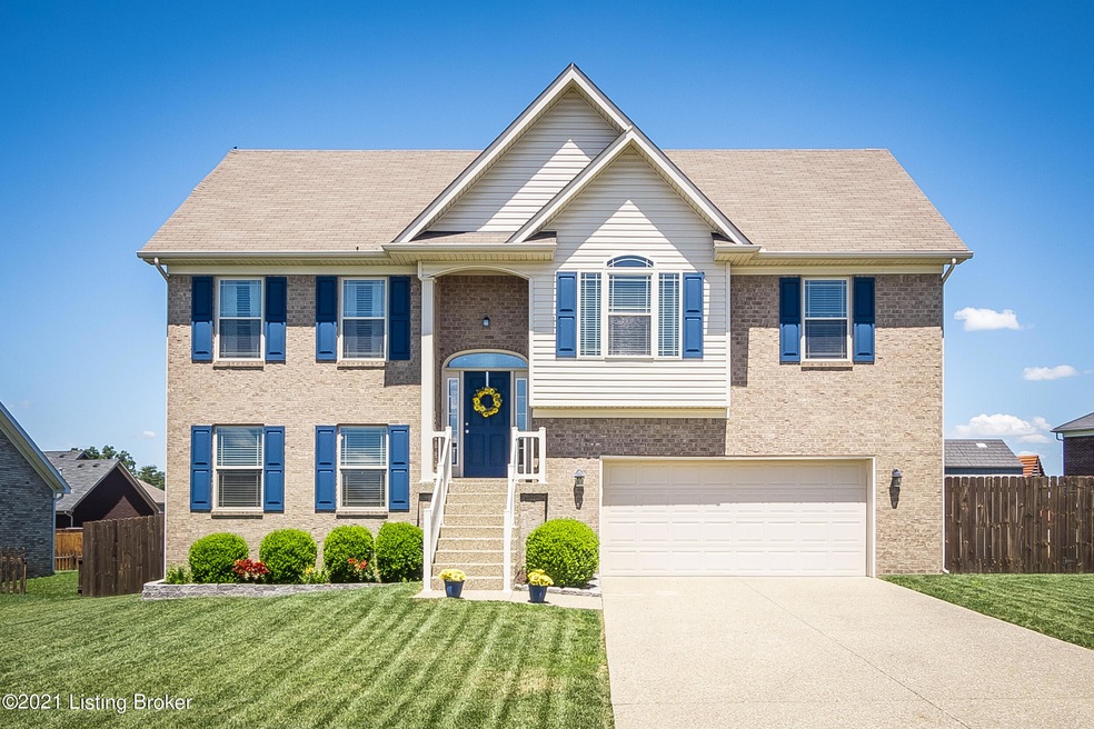 333 Misty Brooke Dr, Mount Washington, KY 40047 - photo 1