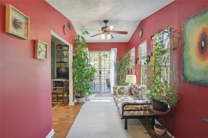 Gorgeous foyer into the sunroom