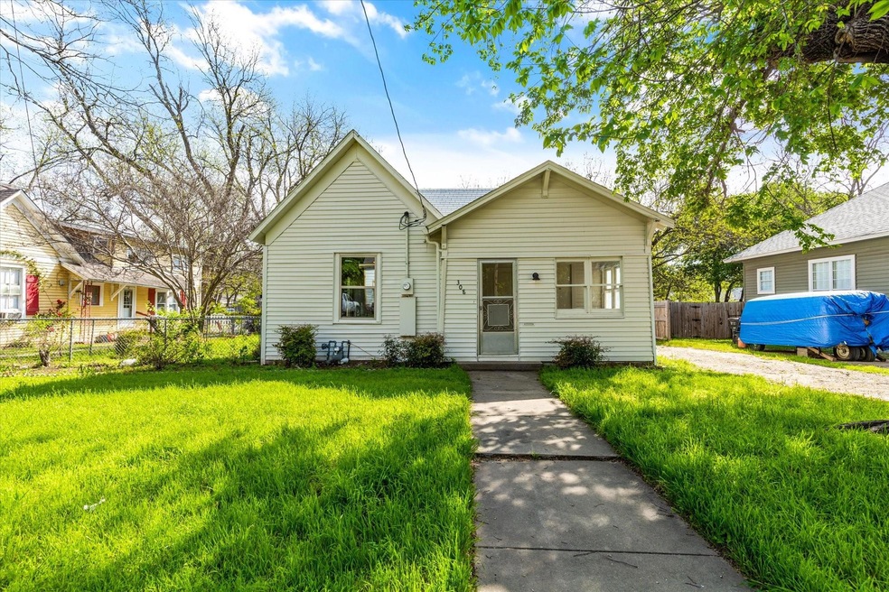 308 N Walnut St, Cleburne, TX 76033 - photo 1