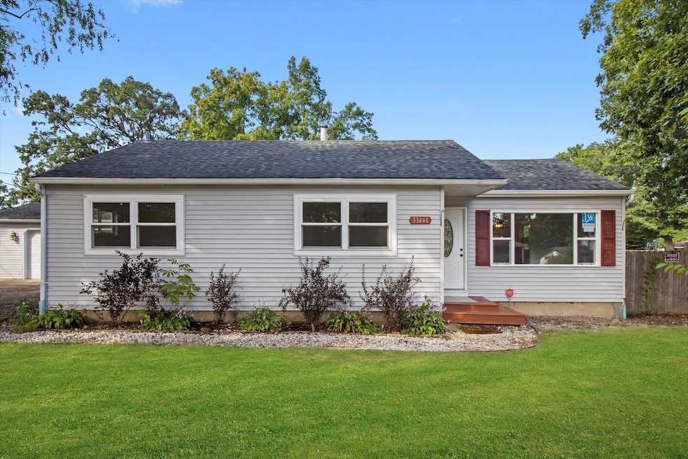 33448 N Greentree Rd, Grayslake, IL 60030 - photo 1