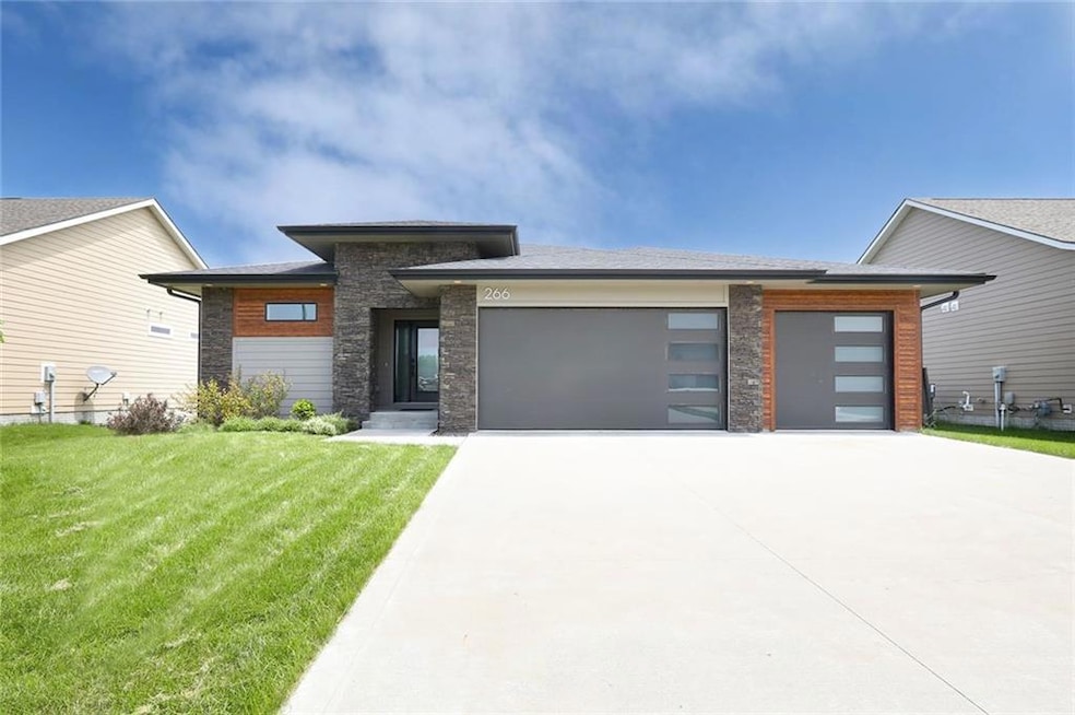 266 S 91st St, West Des Moines, IA 50266 - photo 1