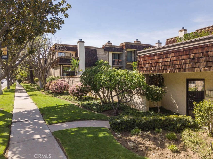 13969 Riverside Dr, Sherman Oaks, CA 91423 - photo 1