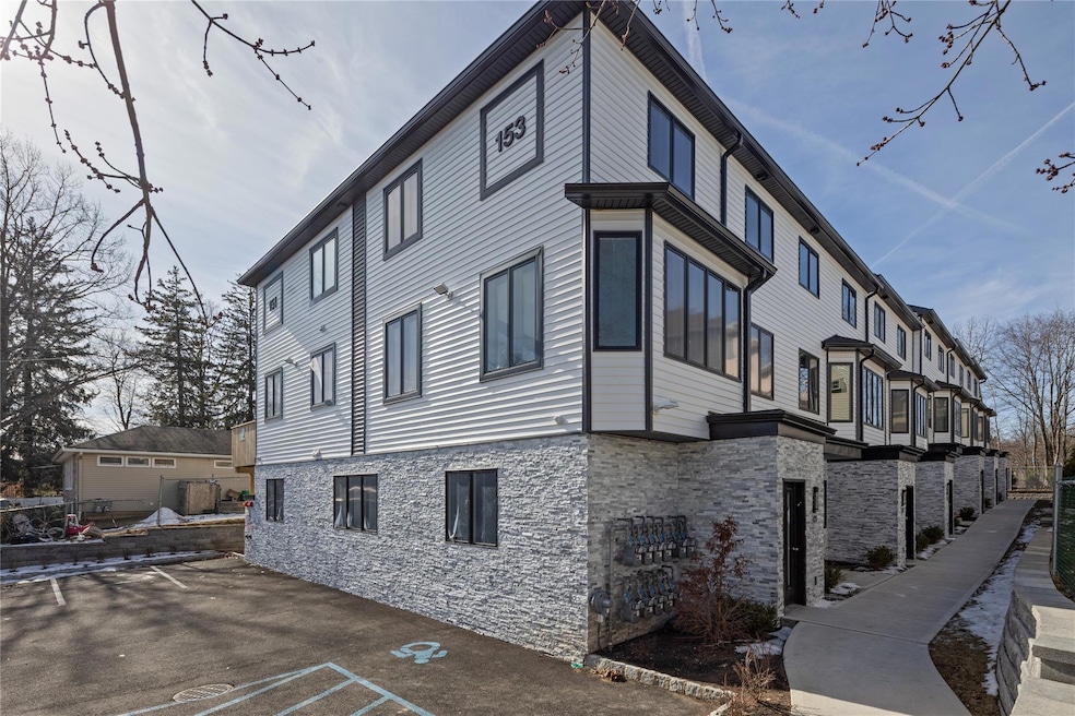Sold $999,000