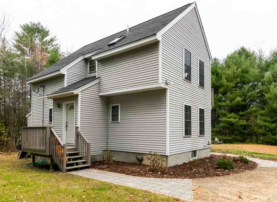 38 Union Wharf Rd, Mirror Lake, NH 03853 - photo 1