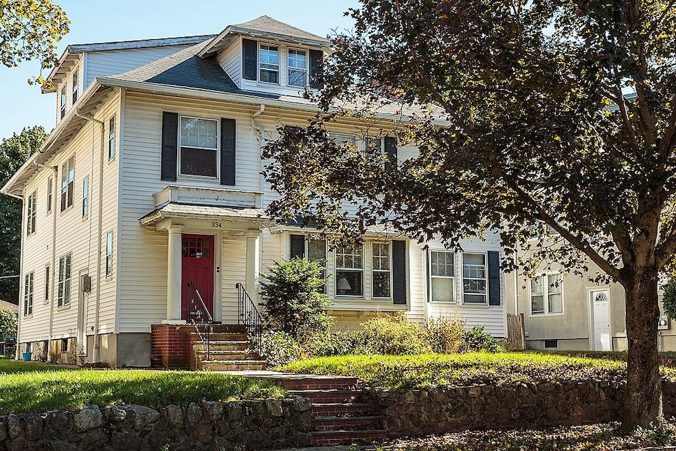 334 Common St unit 2, Belmont, MA 02478 - photo 1