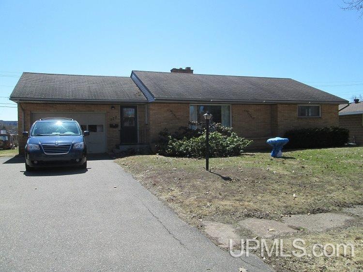 572 Mather Ave, Ishpeming, MI 49849 - photo 1