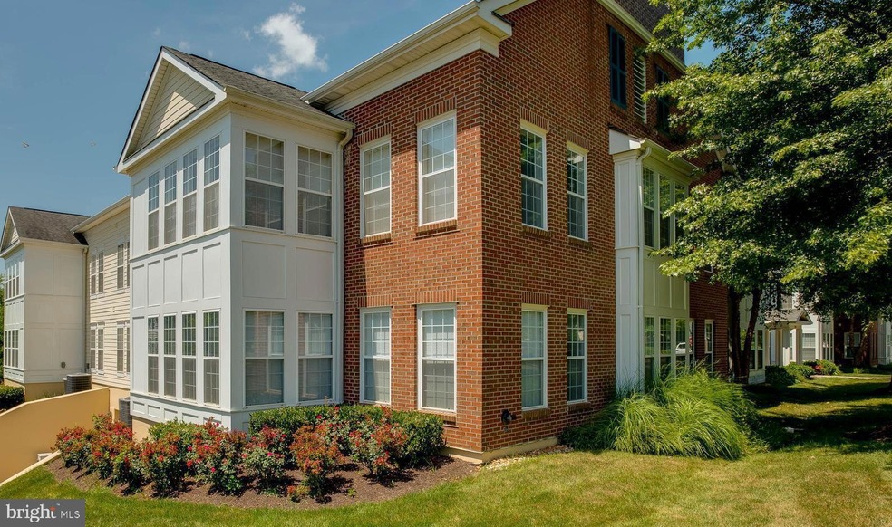 6696 Club House Ln unit 112, Warrenton, VA 20187 - photo 1