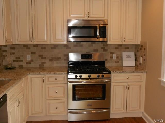 573 North Trail unit A, Stratford, CT 06614 - photo 1