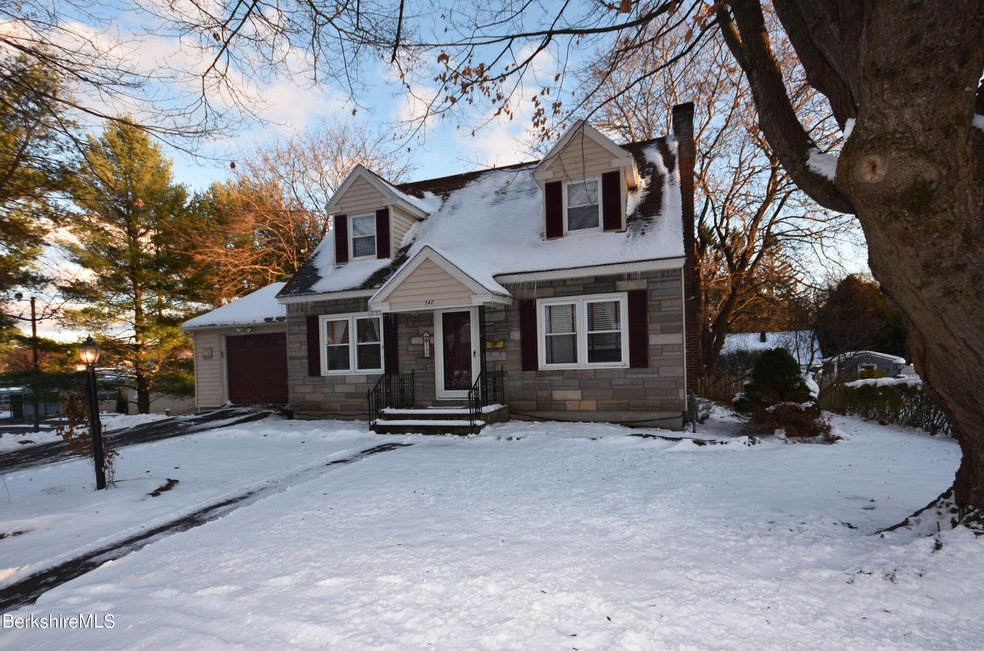 140 Connecticut Ave, Pittsfield, MA 01201 - photo 1