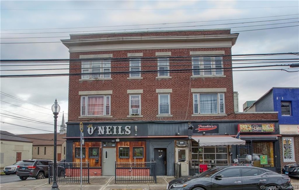 2716 Fairfield Ave unit 3AB, Bridgeport, CT 06605 - photo 1