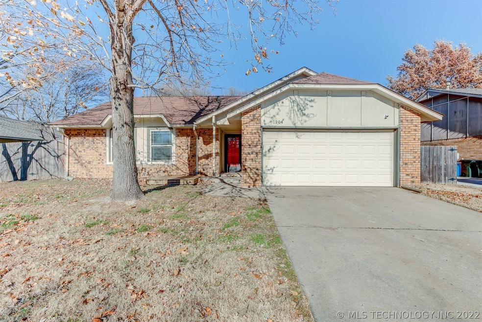 1204 W Durham St, Broken Arrow, OK 74011 - photo 1