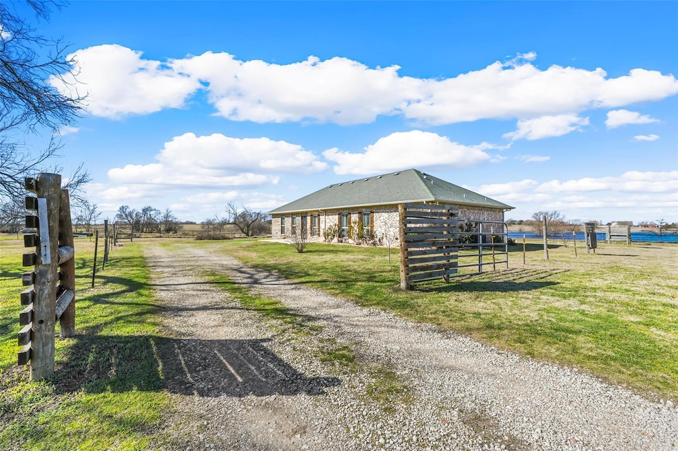 385 Trojacek Rd, Ennis, TX 75119 - photo 1