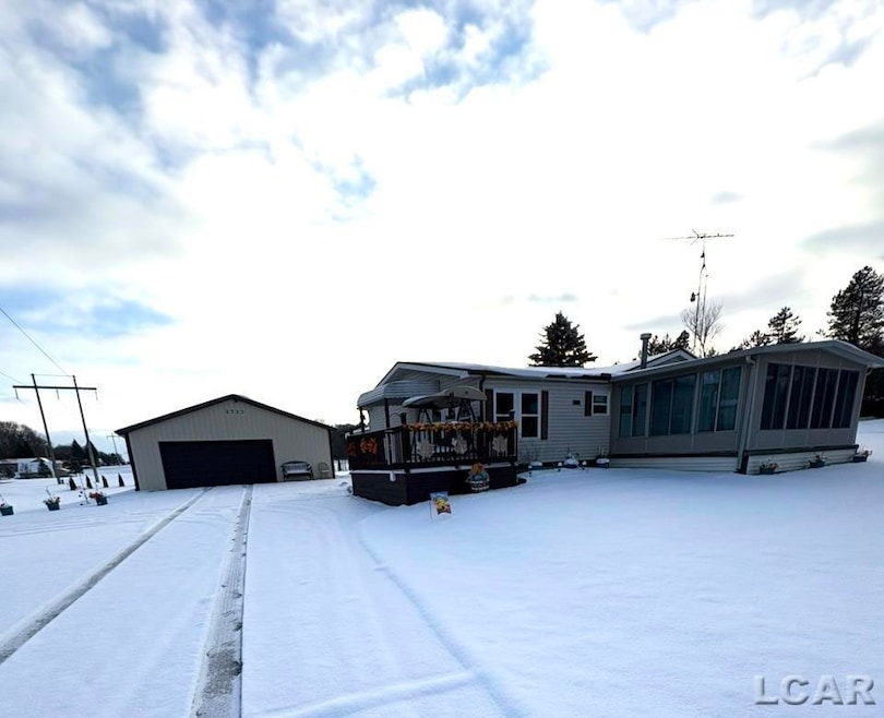 2711 E Carleton Rd, Adrian, MI 49221 - photo 1