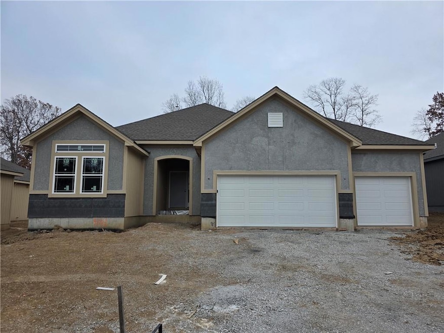 9341 N Belton Ave, Kansas City, MO 64154 - photo 1