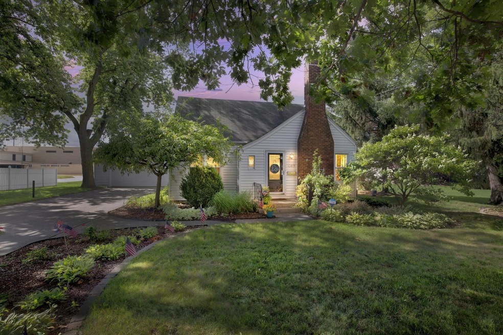 446 Oak St, Dyer, IN 46311 - photo 1