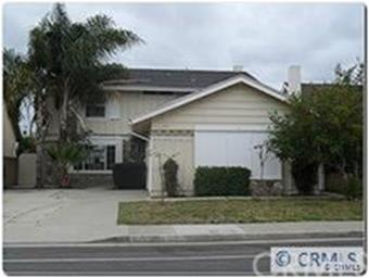 south facing, long driveway with ample parking