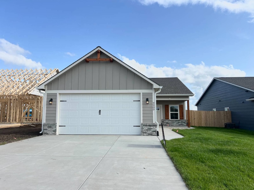 9873 Weeping Willow Dr, Manhattan, KS 66502 - photo 1