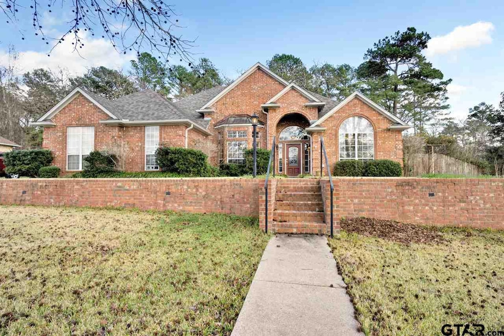 10935 Deer Creek Dr, Tyler, TX 75707 - photo 1