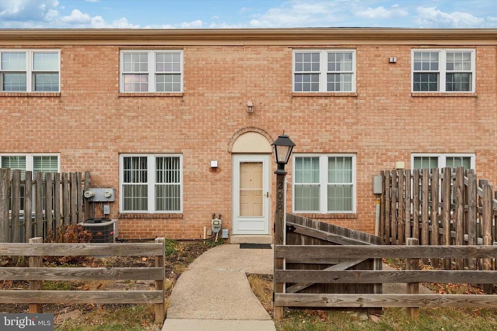 208 Arbour Ct, North Wales, PA 19454 - photo 1