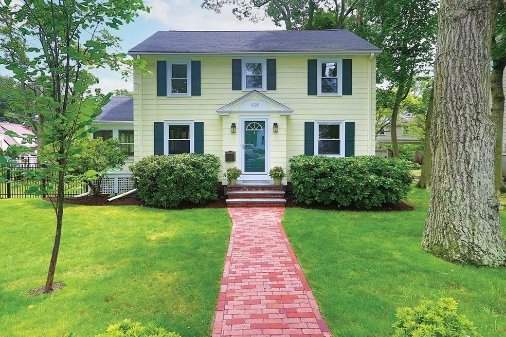 1326 Walnut St, Newton Highlands, MA 02461 - photo 1