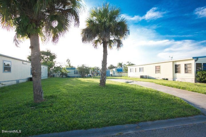 709 Lark - Vacant Lot
