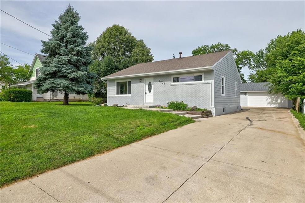 2904 61st St, Des Moines, IA 50322 - photo 1