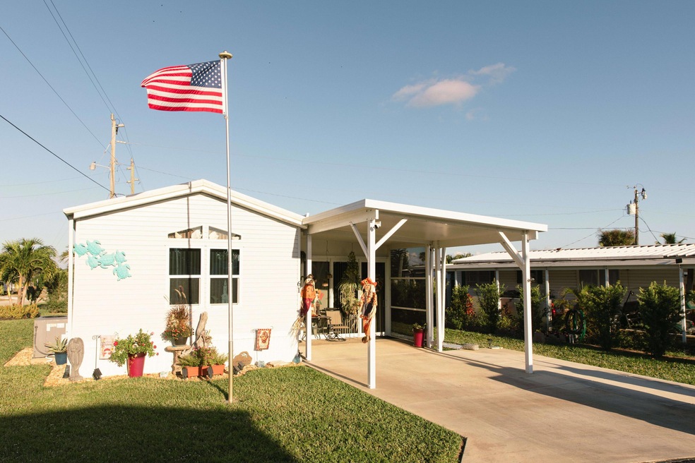 11055 SE Federal Hwy unit 61, Hobe Sound, FL 33455 - photo 1