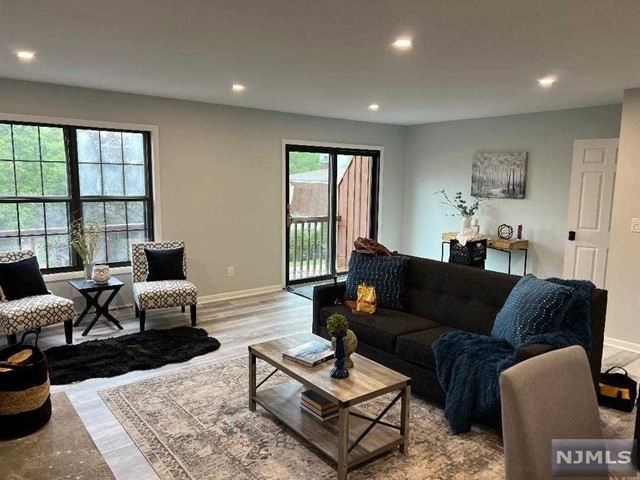 101 E Oak St unit E2, Oakland, NJ 07436 - photo 1