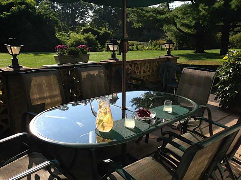 362 Chatham Cir, Warwick, RI 02886 - photo 1