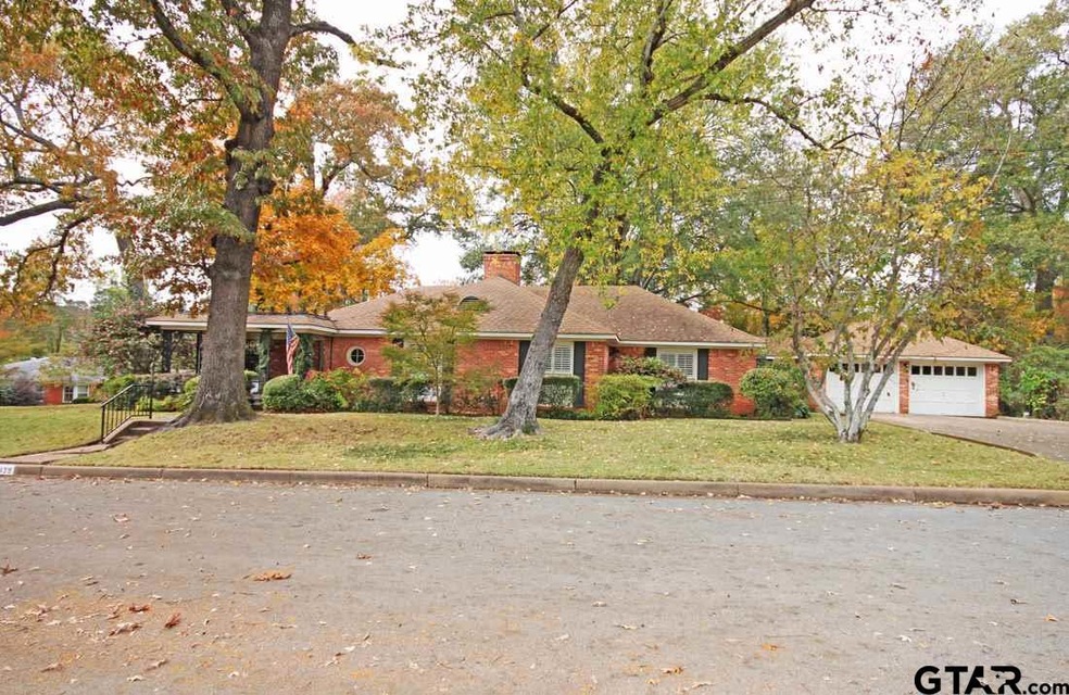 2429 2429 Oak Ln, Tyler, TX 75701 - photo 1