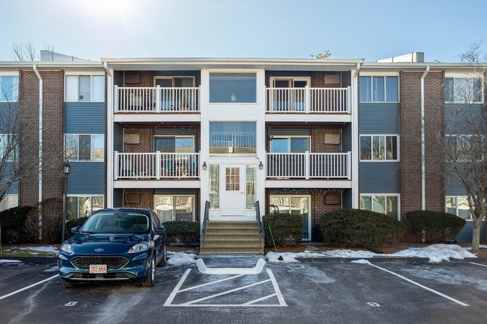 6 Woodcrest Ct unit 2, South Weymouth, MA 02190 - photo 1